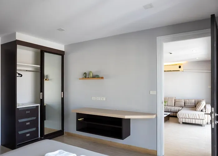 Go Thonglor 23 โกอินน์ ทองหล่อ 23 X Apartment *